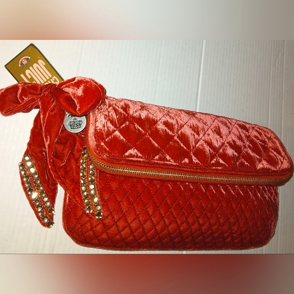 NWT☆JUICY COUTURE☆Oversized Foldover Quilted Velour Bow Clutch☆Beautiful☆Rare☆ - Picture 16 of 16
